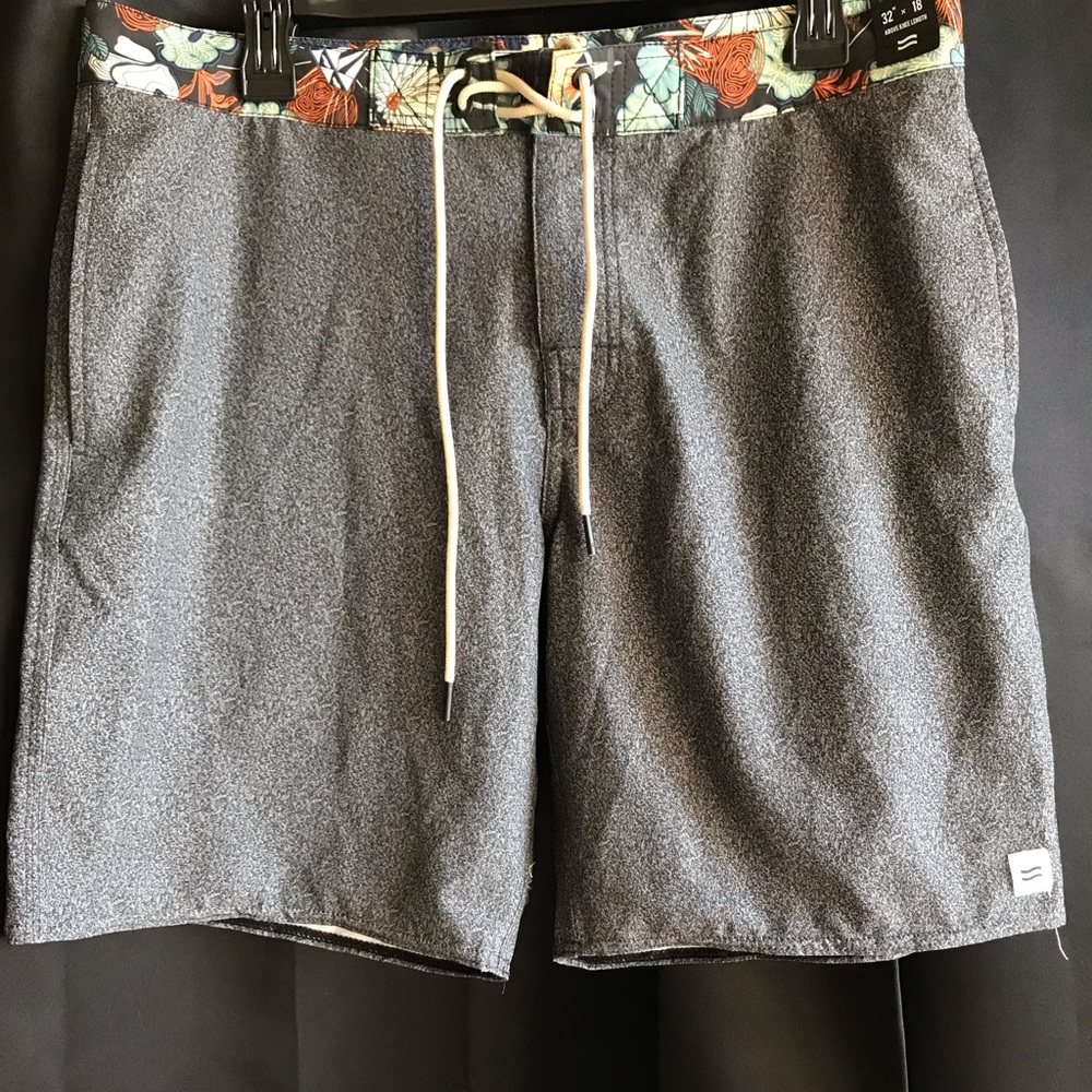Cotton On Men’s  Swim Shorts NWT size 32” x 18”